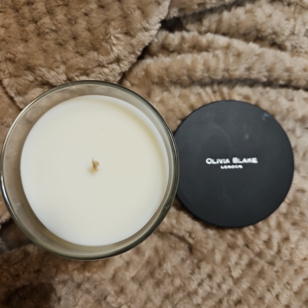 NWOT Luxury Olivia Blake ELDERBERRY & BAY LEAF SCENTED 1 Wick  CANDLE LONDON - Picture 2 of 4